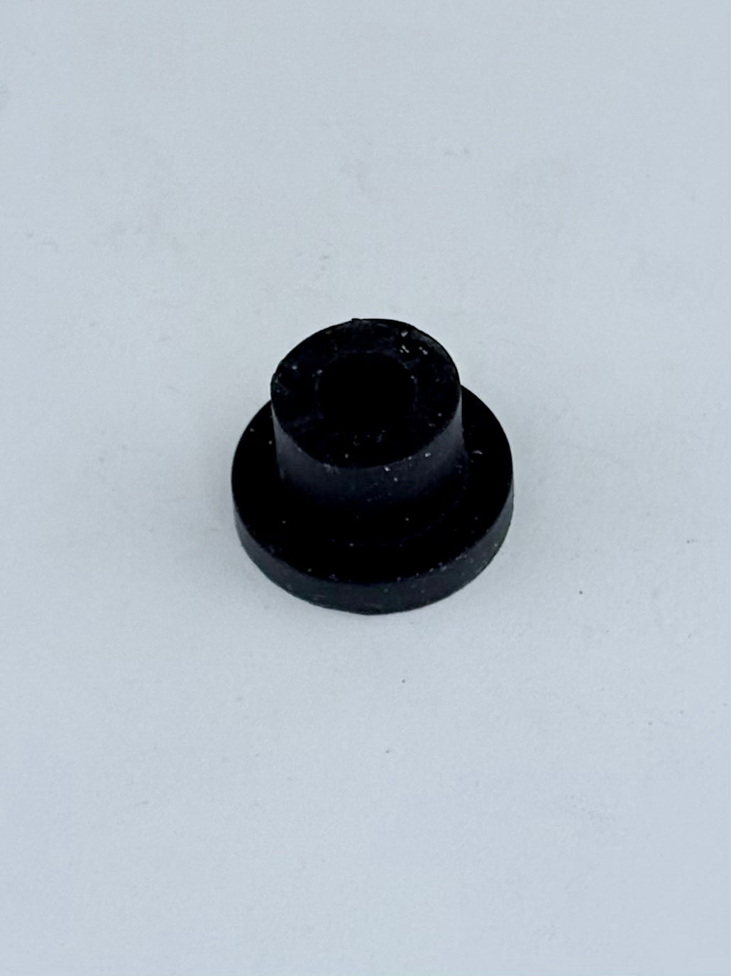 83-2006 - RUBBER - BATTERY MOUNT