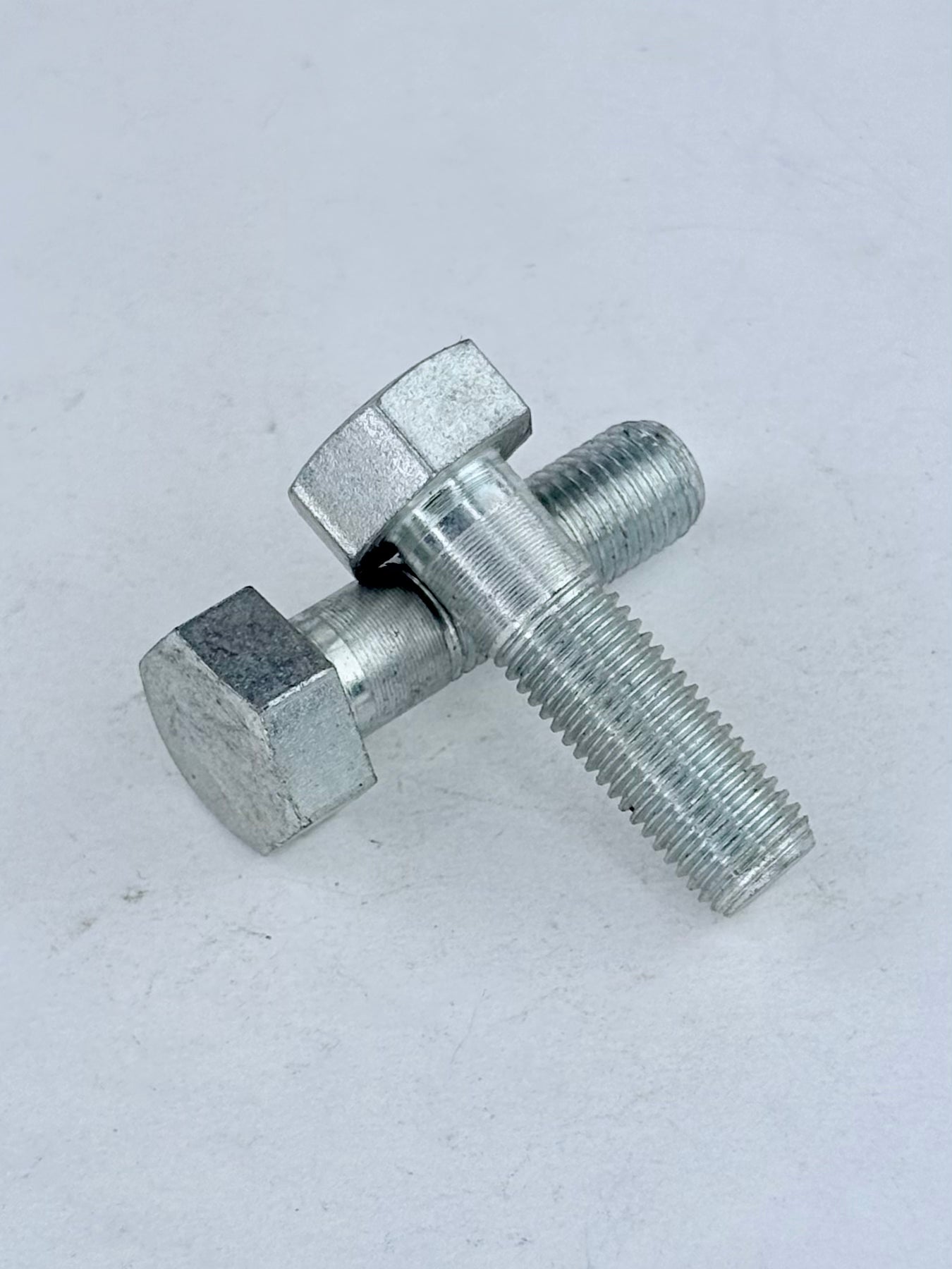 82-4531 - OIL TANK BOLT - 5/16-26 X 1/18"