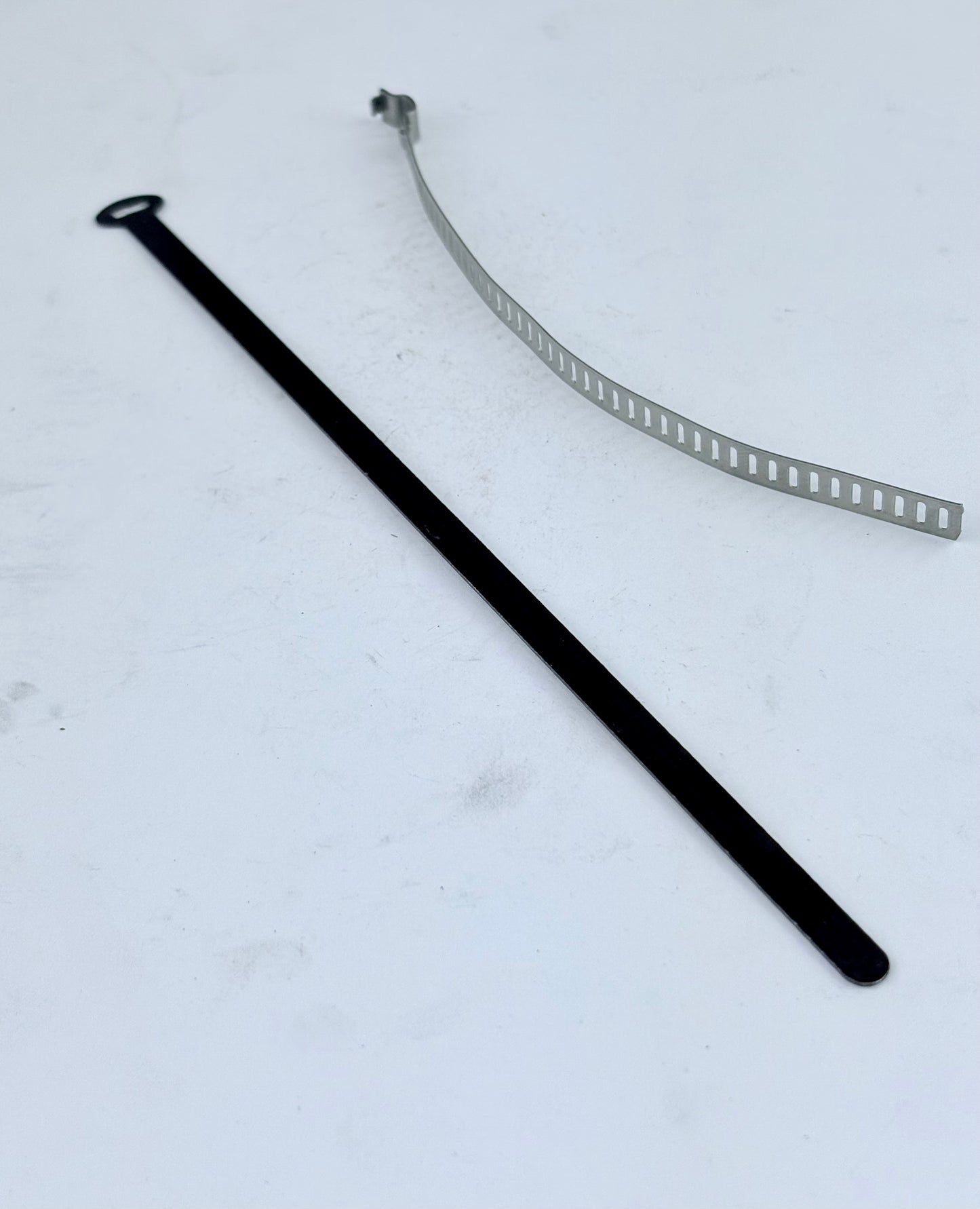 60-4418 - FRAME TIE - ALLOY - BLACK/SILVER ~8"