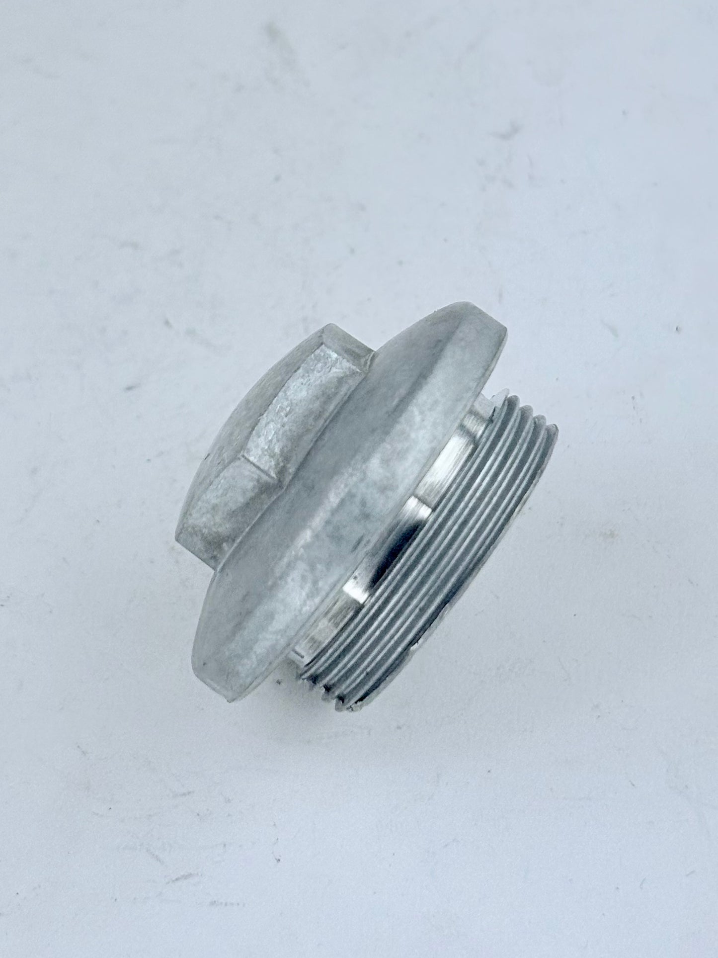 71-1270 - CAP - OIL FILTER - TRIPLES