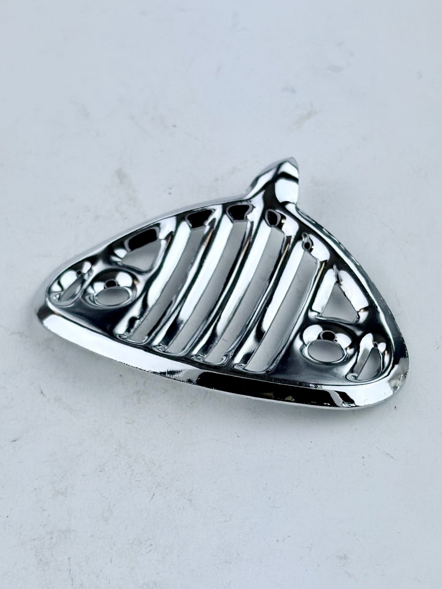 97-0992 - HORN GRILLE - NACELLE - 500/650