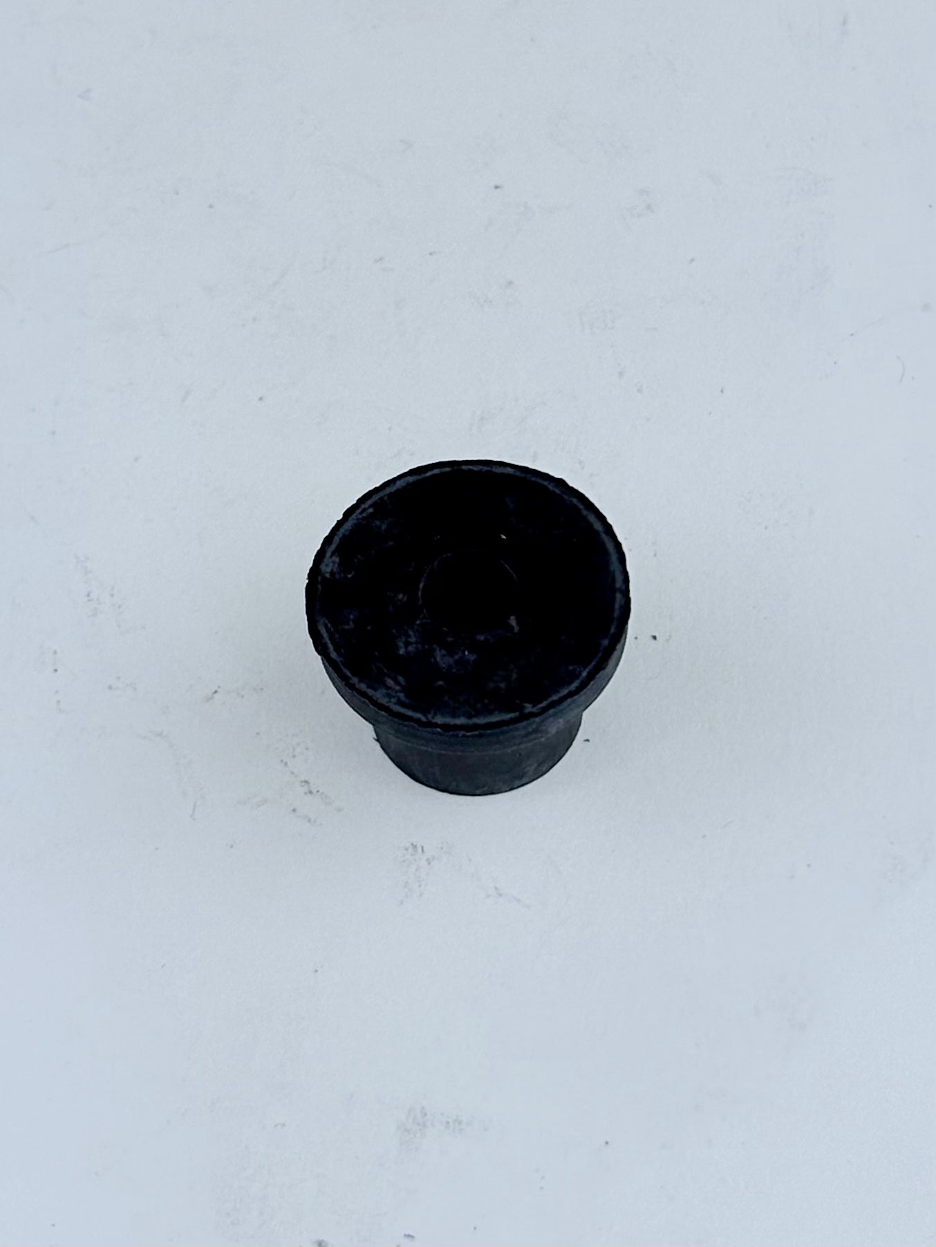 83-2204 - RUBBER BUSHING - BATTERY TRAY