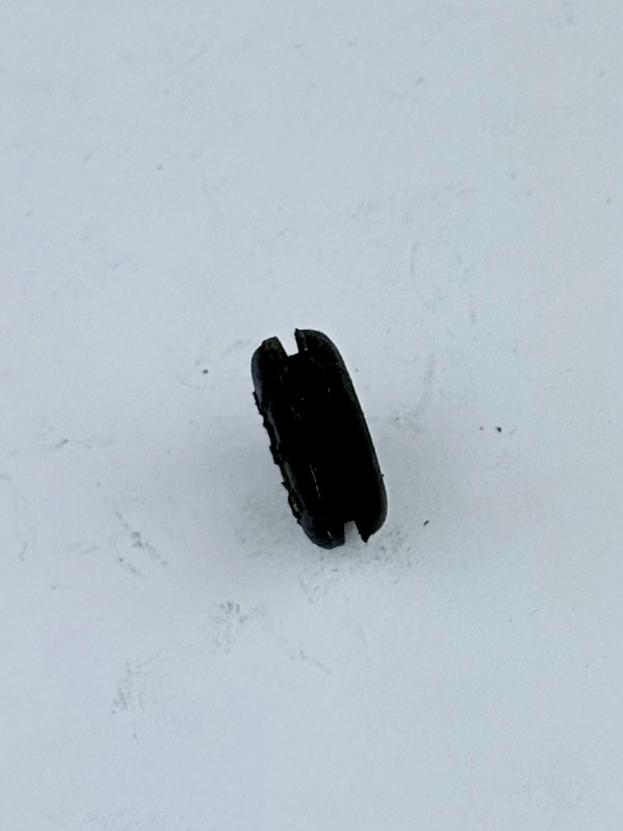 97-0961 - GROMMET - NACELLE / FENDER
