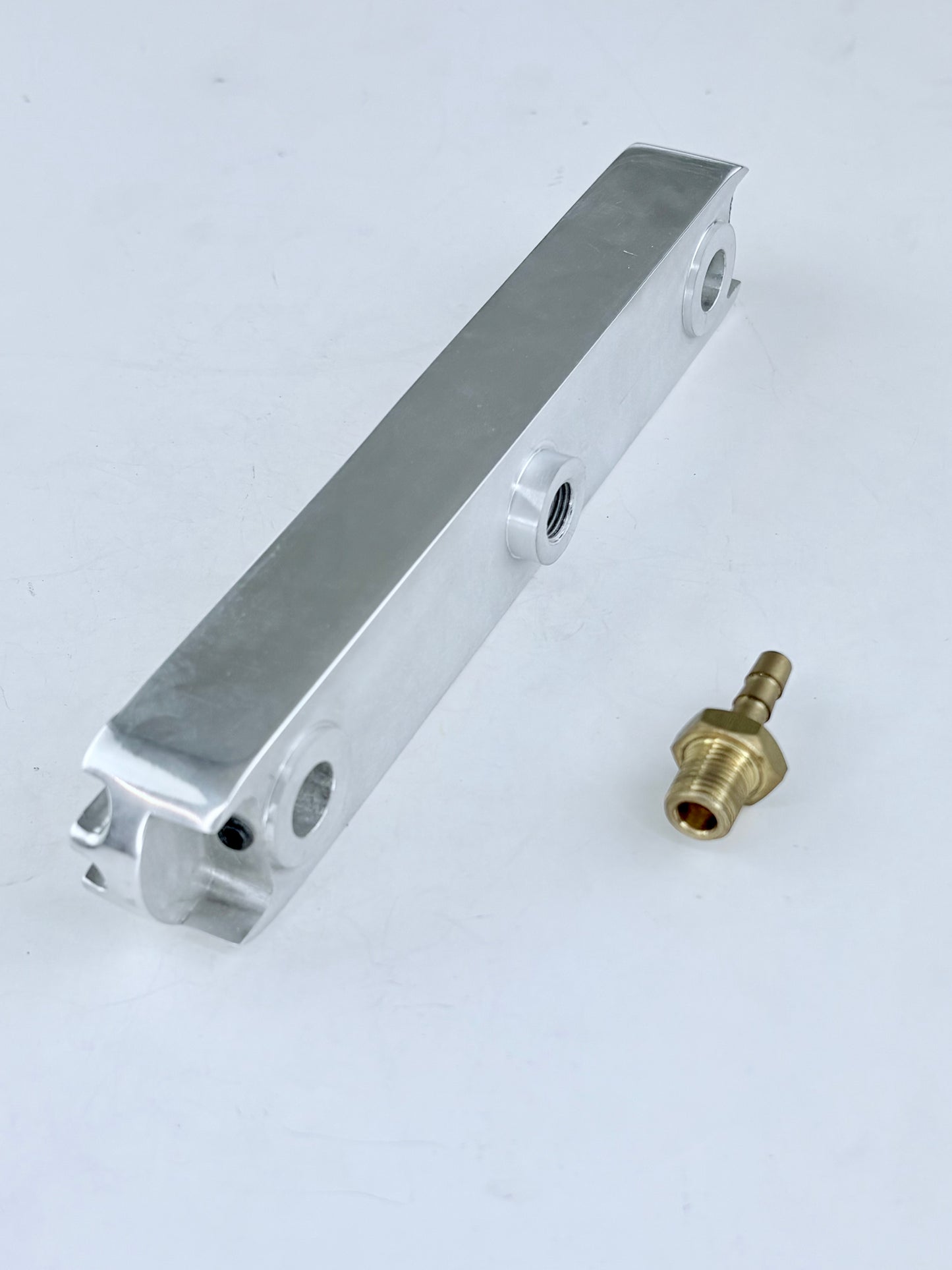 CS-3052 - ROCKER OIL FEED PIPE - FINNED