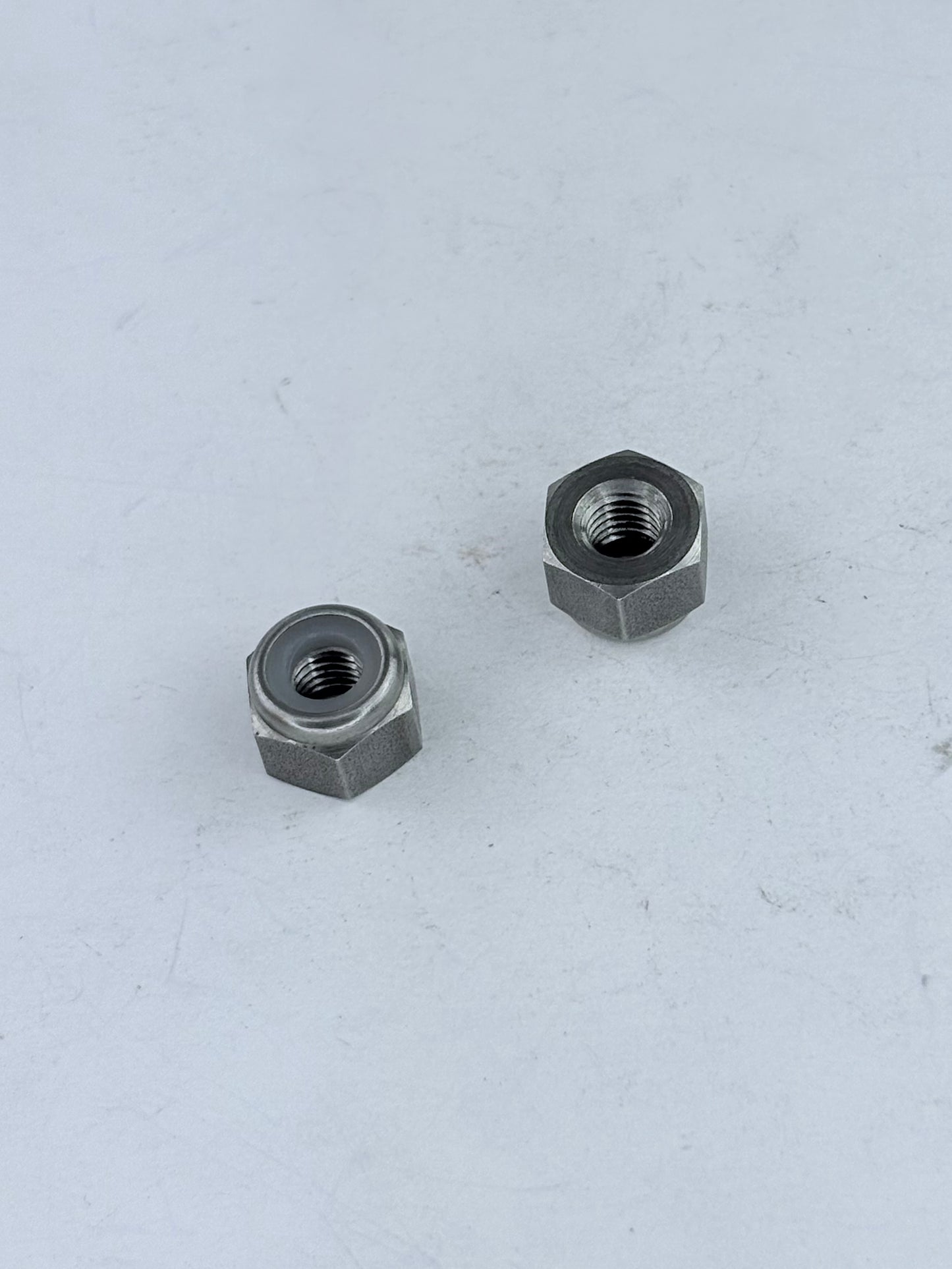 1/4x26N - NUT - 1/4 x 26 - NYLOC