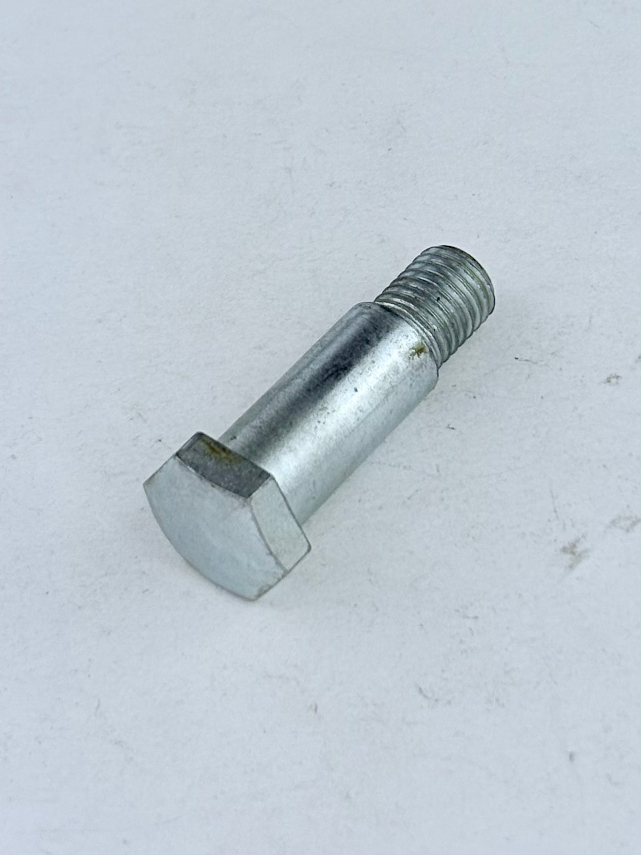 21-0541 - BOLT - KICKSTART LEVER- TRIUMPH 500/650/750