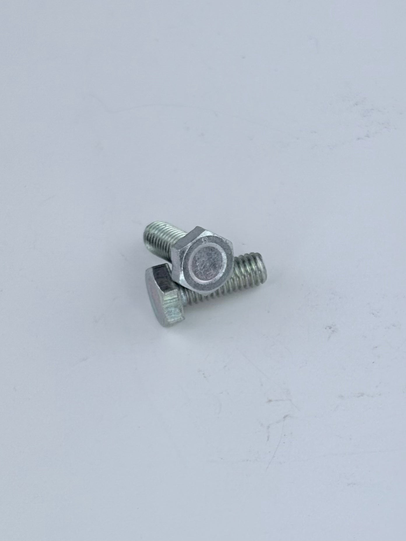 21-2120 - BOLT - 10-32 x 1/2"