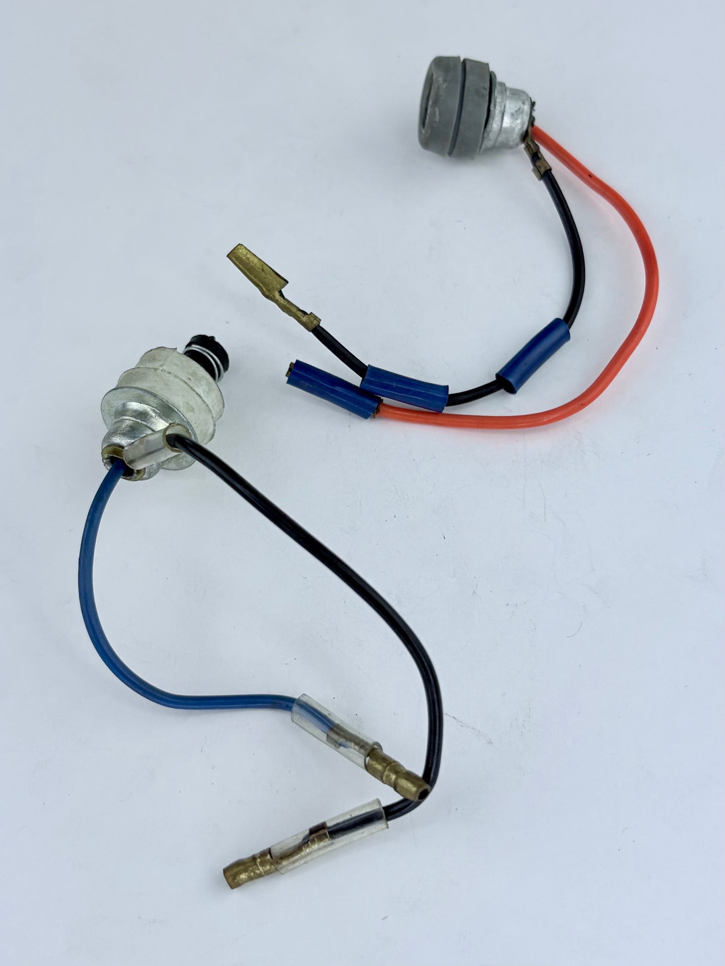 554710 - BULB HOLDER - PILOT LIGHT