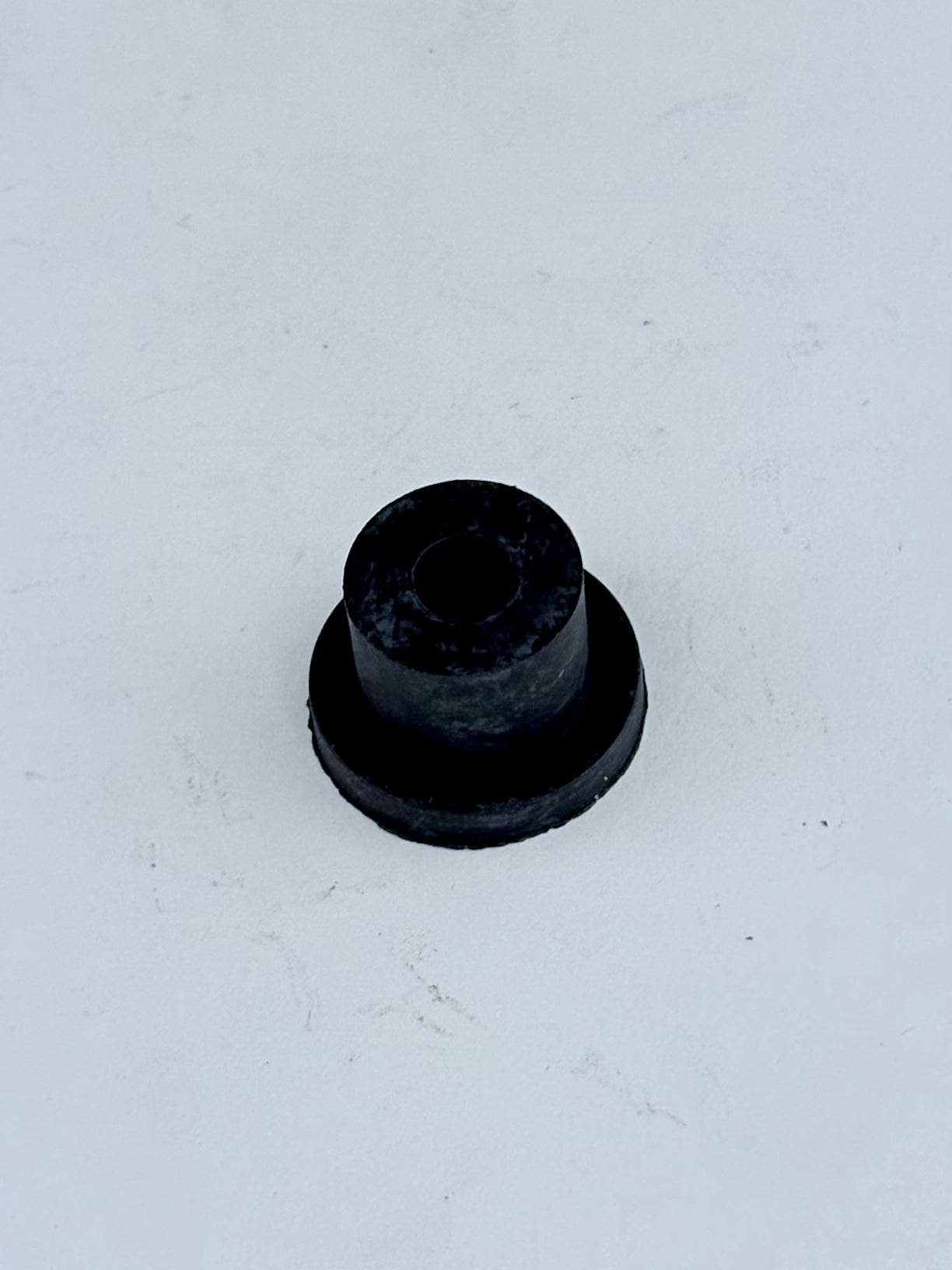 83-2204 - RUBBER BUSHING - BATTERY TRAY
