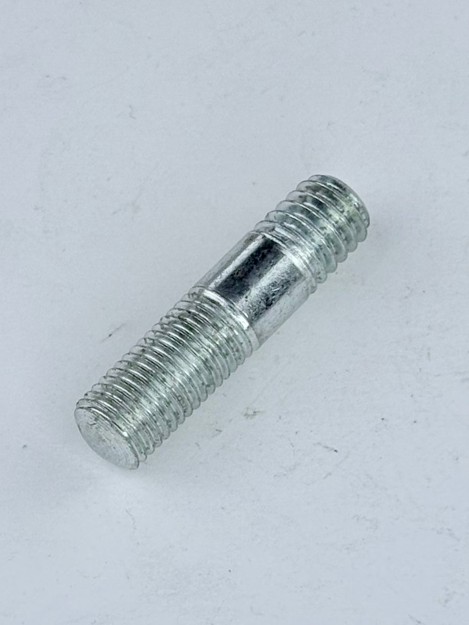 70-2022 - STUD - 5/16-26-18 x 1-3/8" - MAGNETO FIXING