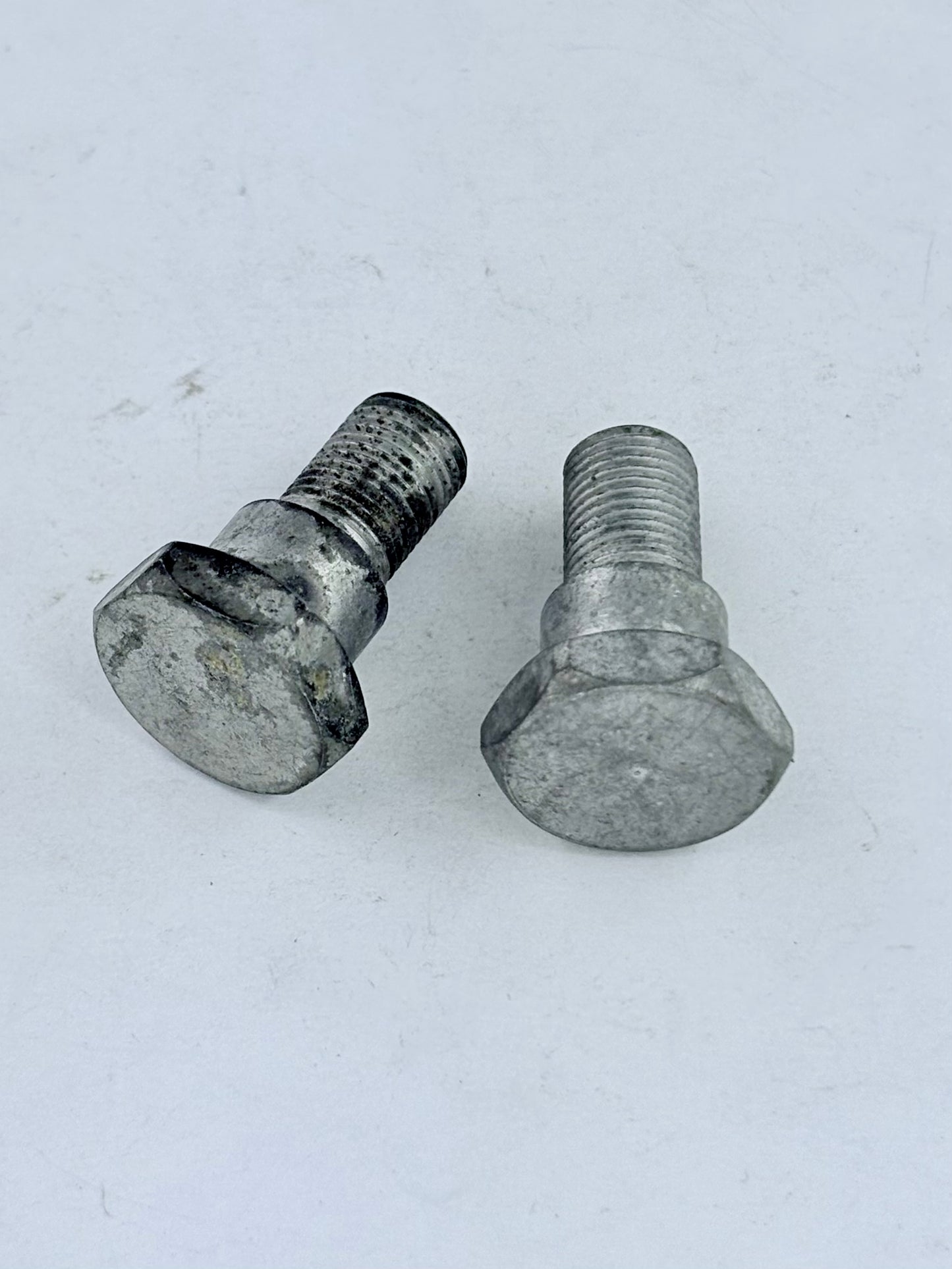 37-0784 - PIVOT BOLT - SHOULDERED