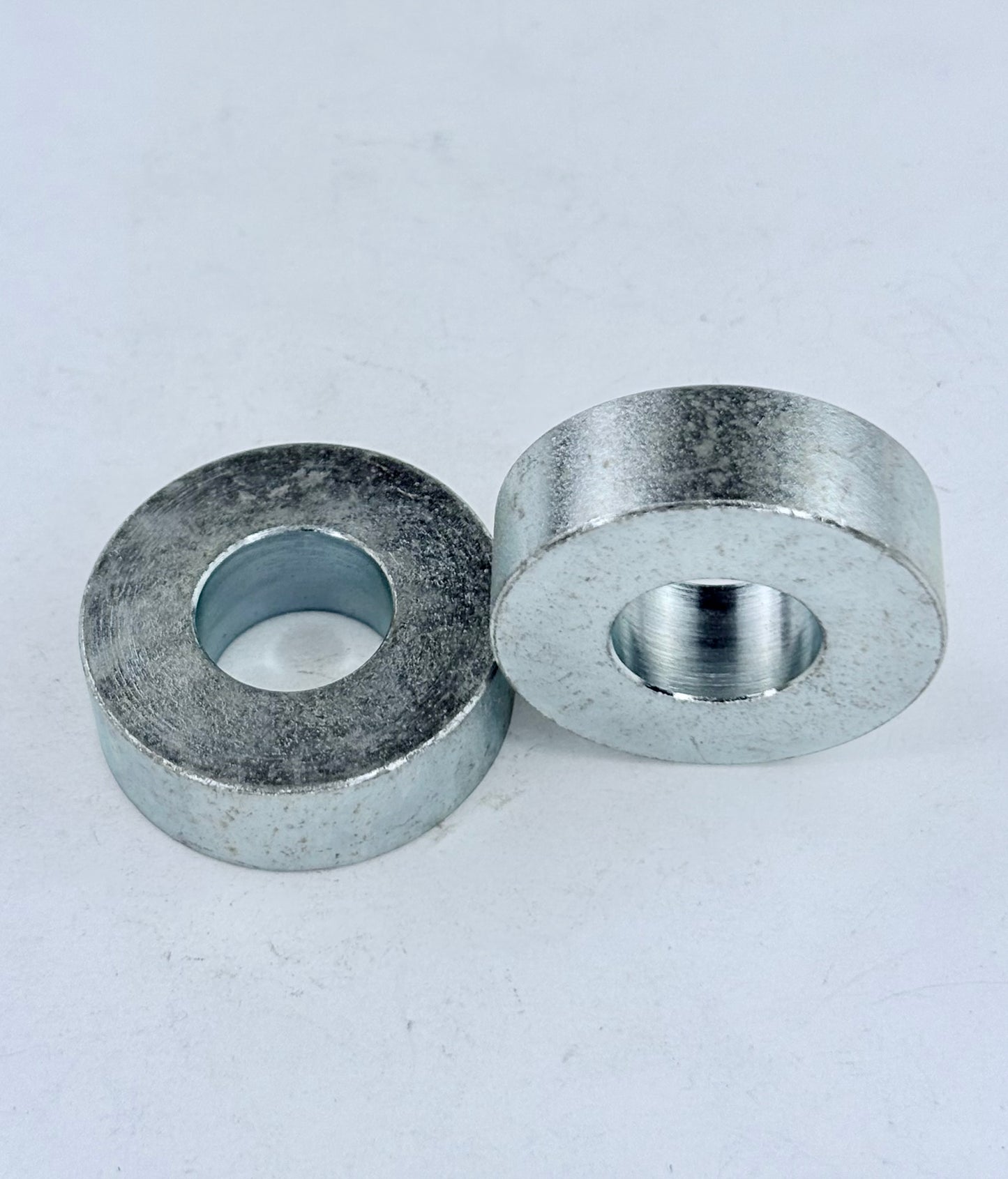 83-2689 - DISTANCE PIECE - L/H SWINGARM - OIF