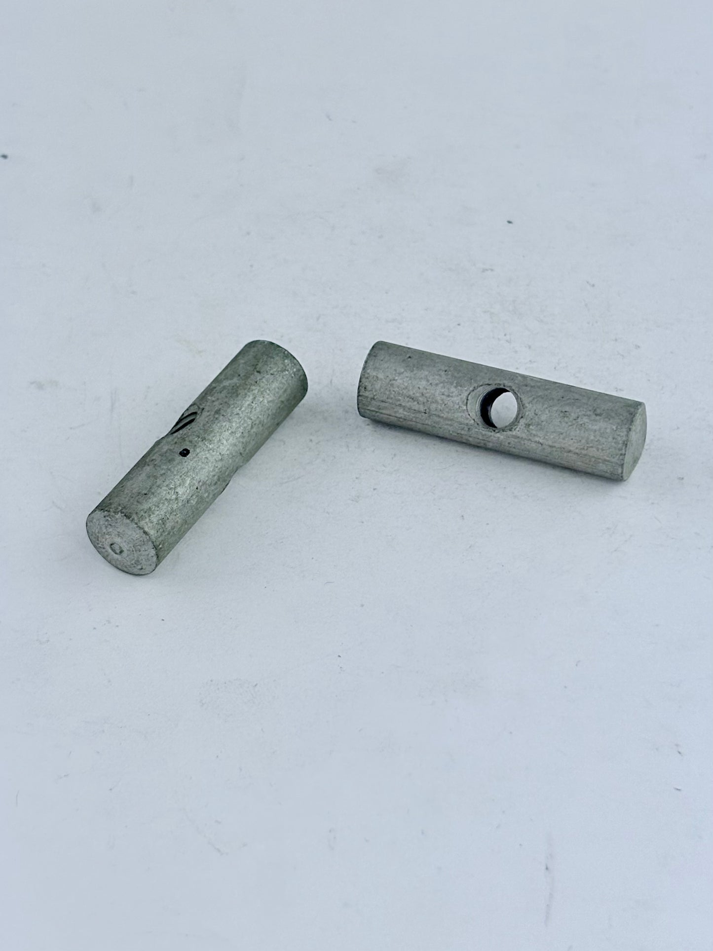 70-0535 - SWIVEL - BATTERY CARRIER STRAP - TAPPED HOLE