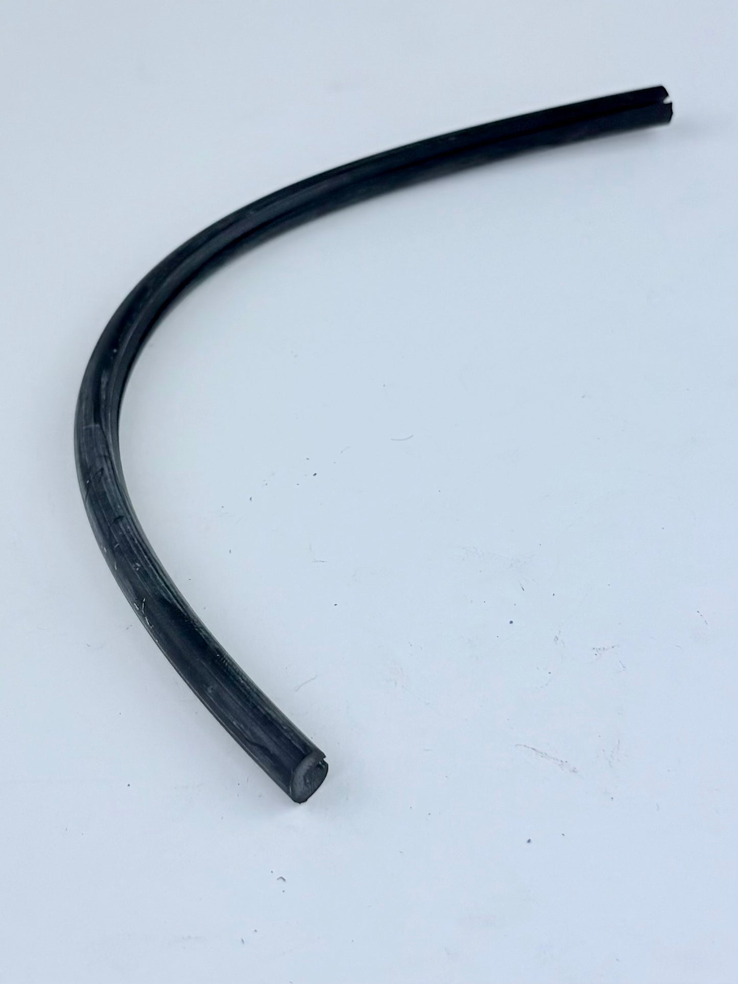 83-3213 - BEADING - TAIL LAMP