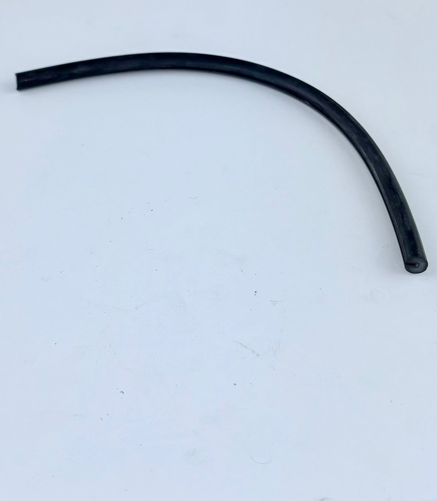 83-3213 - BEADING - TAIL LAMP