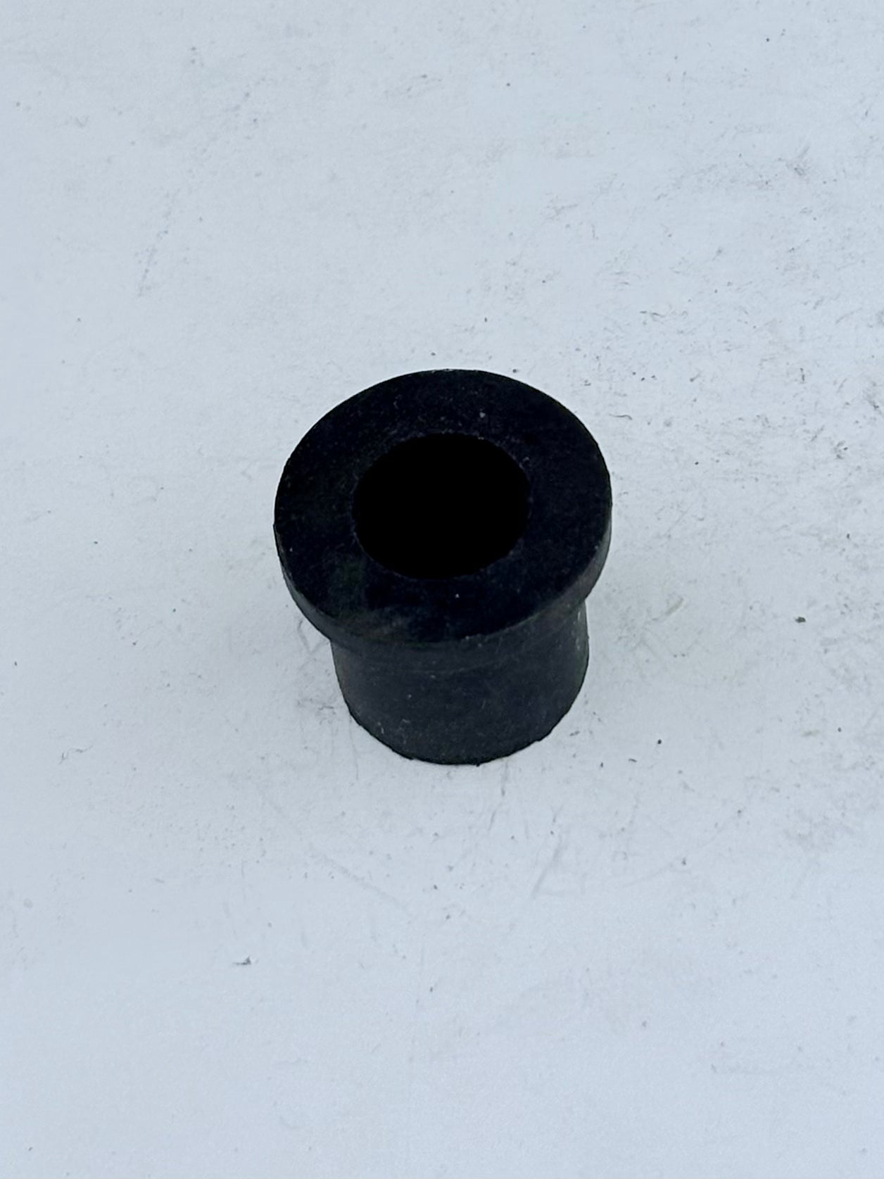 82-9351 - RUBBER BUSH - BATTERY BOX MOUNT - T150