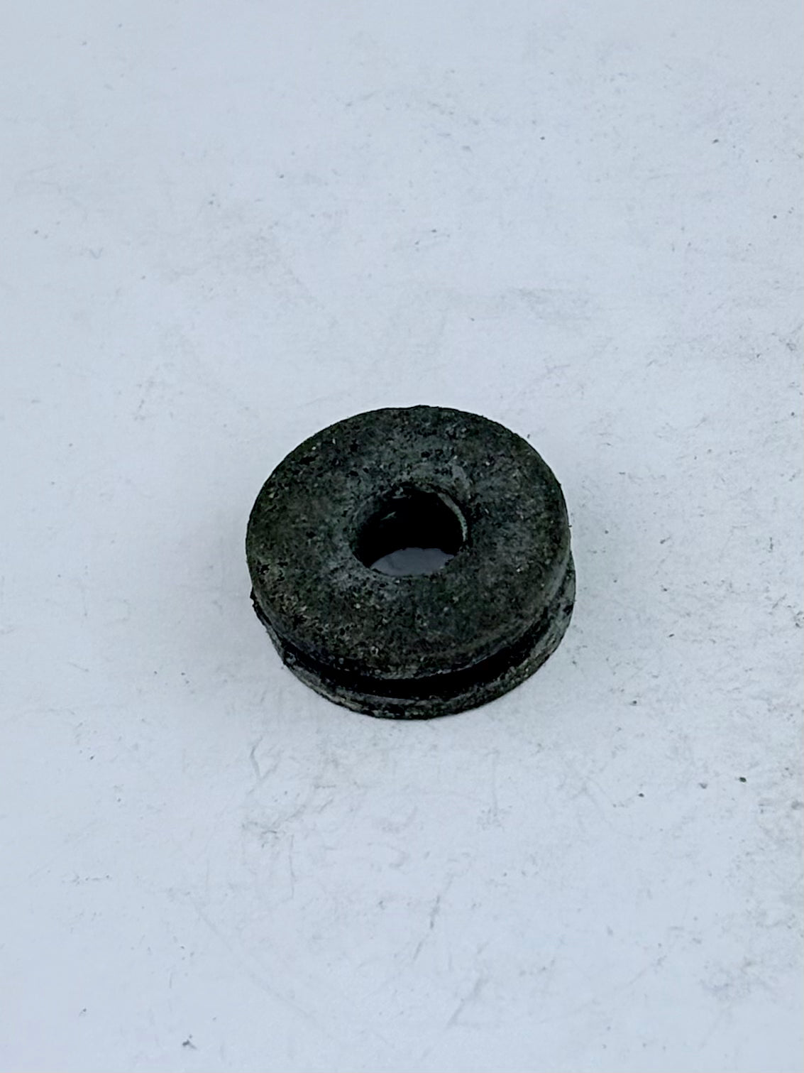 82-8753 - GROMMET - GRABRAIL - T140