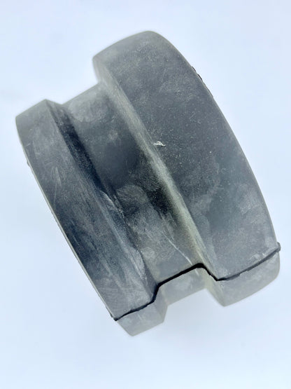 97-4573 - RUBBER CUP - INSTRUMENT MOUNT - T140/160