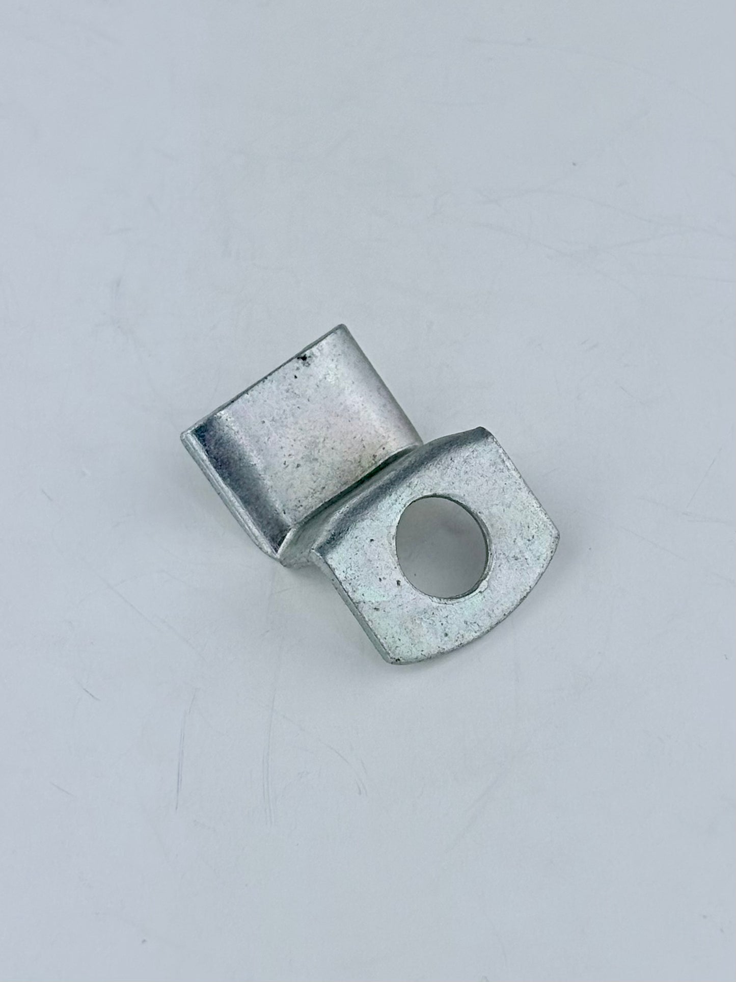 83-7049 - CLIP - HOSE
