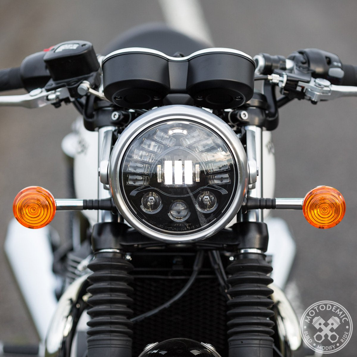 LED Headlight for Triumph Bonneville T100 & T120 (2016+)