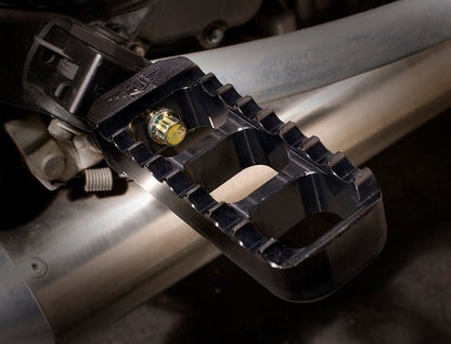 Joker Machine Triumph Narrow Serrated Foot Pegs